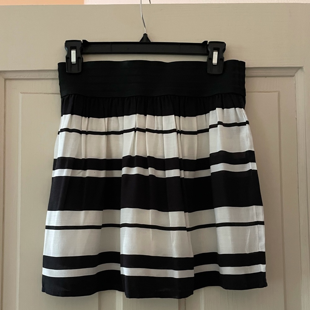 Short rayon skirt